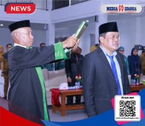 Sahrun saat dilantik sebagai Penjabat Sekda Bombana oleh Bupati Ir. H. Burhanuddin, M.Si di Aula Auditorium Tanduale, Selasa (30/6/2025).