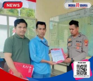 La Ode Yuman Nahmuddin, kuasa hukum ahli waris saat memasukkan laporan di Polres Buton, Sultra (29/8)