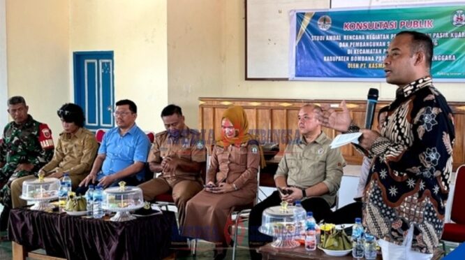 Perwakilan KPR Silika bersama pemerintah daerah dan masyarakat lingkar tambang berdiskusi terbuka membahas rencana operasional tambang pasir silika di Poleang Selatan